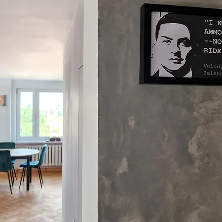 Spacious Flat With Amazing View - Fast Wifi アパート ワルシャワ